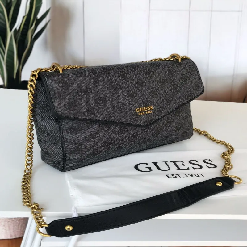 Guess First-Grade Bag | Elegant Bag with Accessoriesشنطة GUESS درجة أولى جودة عالية | حقيبة أنيقة مع ملحقات
