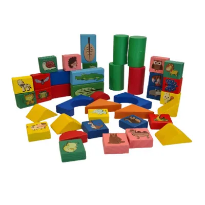 Baby Love kids’ building bucket with 40 colorful, safe building piecesسطل تركيب للأطفال يحتوي على 40 قطعة تعليمية ملونة وآمنة