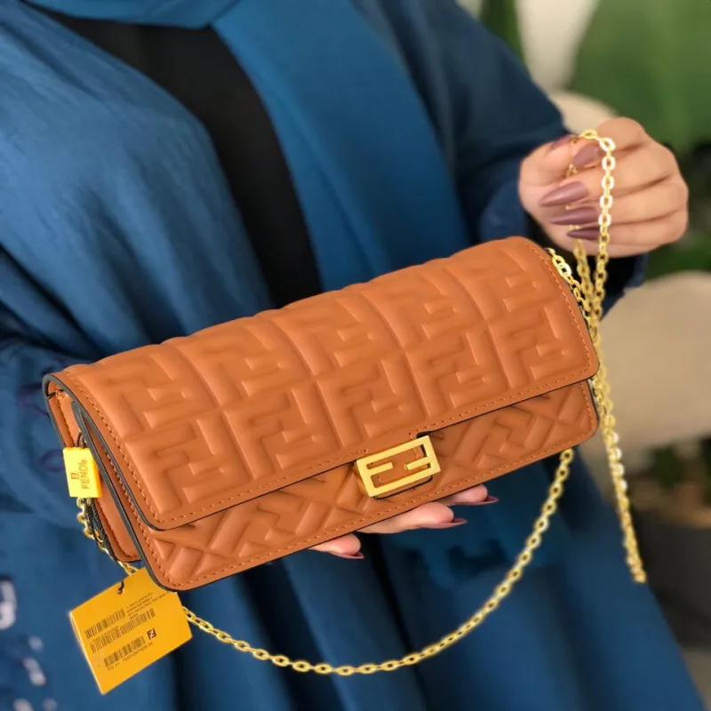شنطة فندي النسائية | حقيبة فندي الجلدية | Fendi Women's Handbag